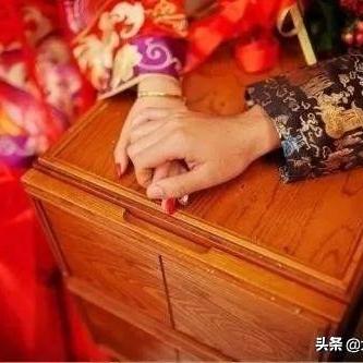 蛇年出生的男性婚姻之路，探索与理解